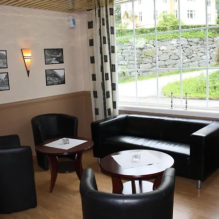 奥伦酒店 2* Høyanger